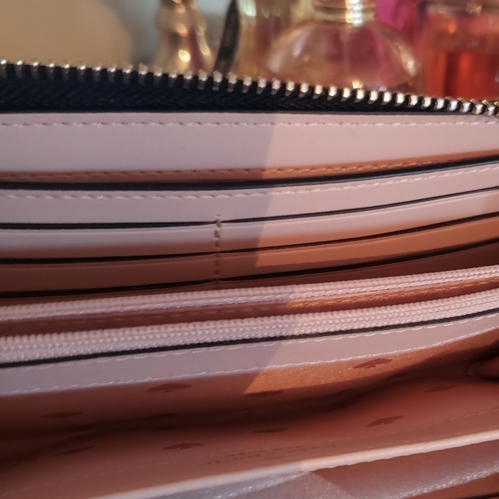 KATE SPADE LARGE FROSTY WALLET - Picture 3 of 3